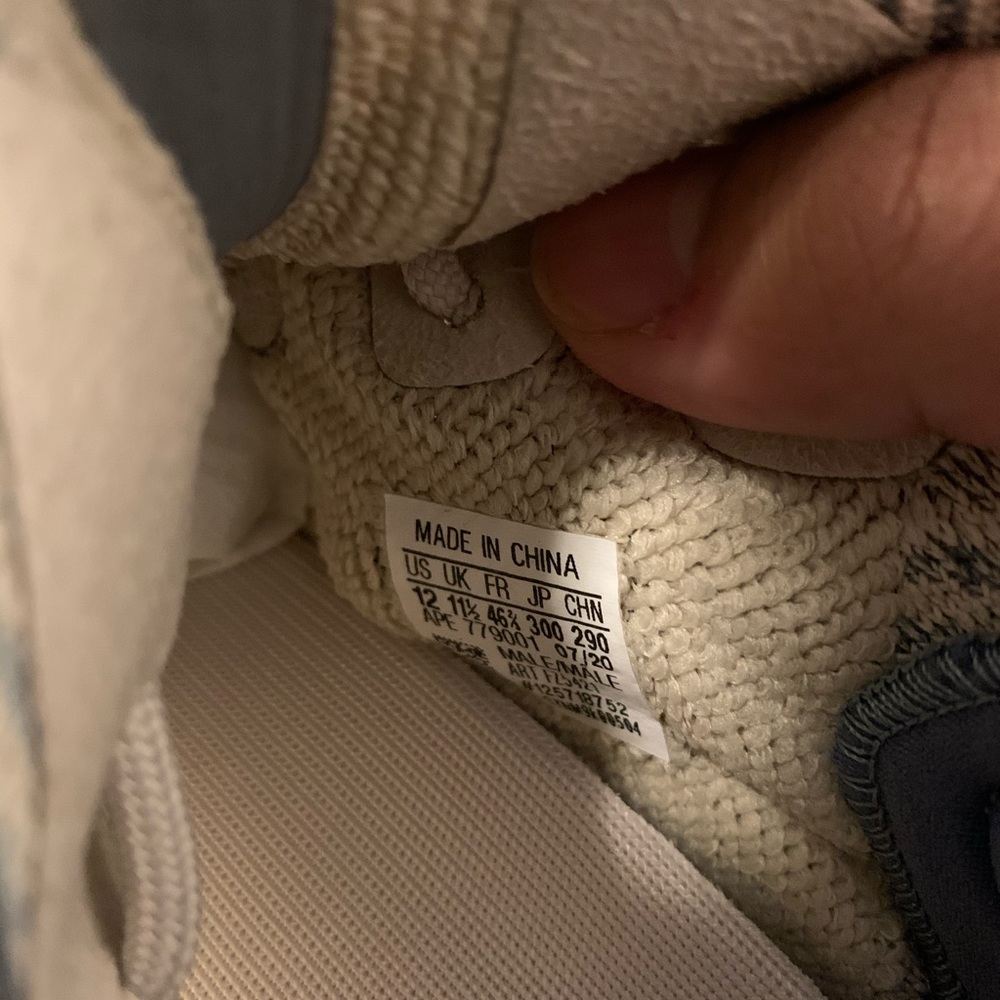 Yeezy Boost 350 V2 Israfil - Picture 5 of 5